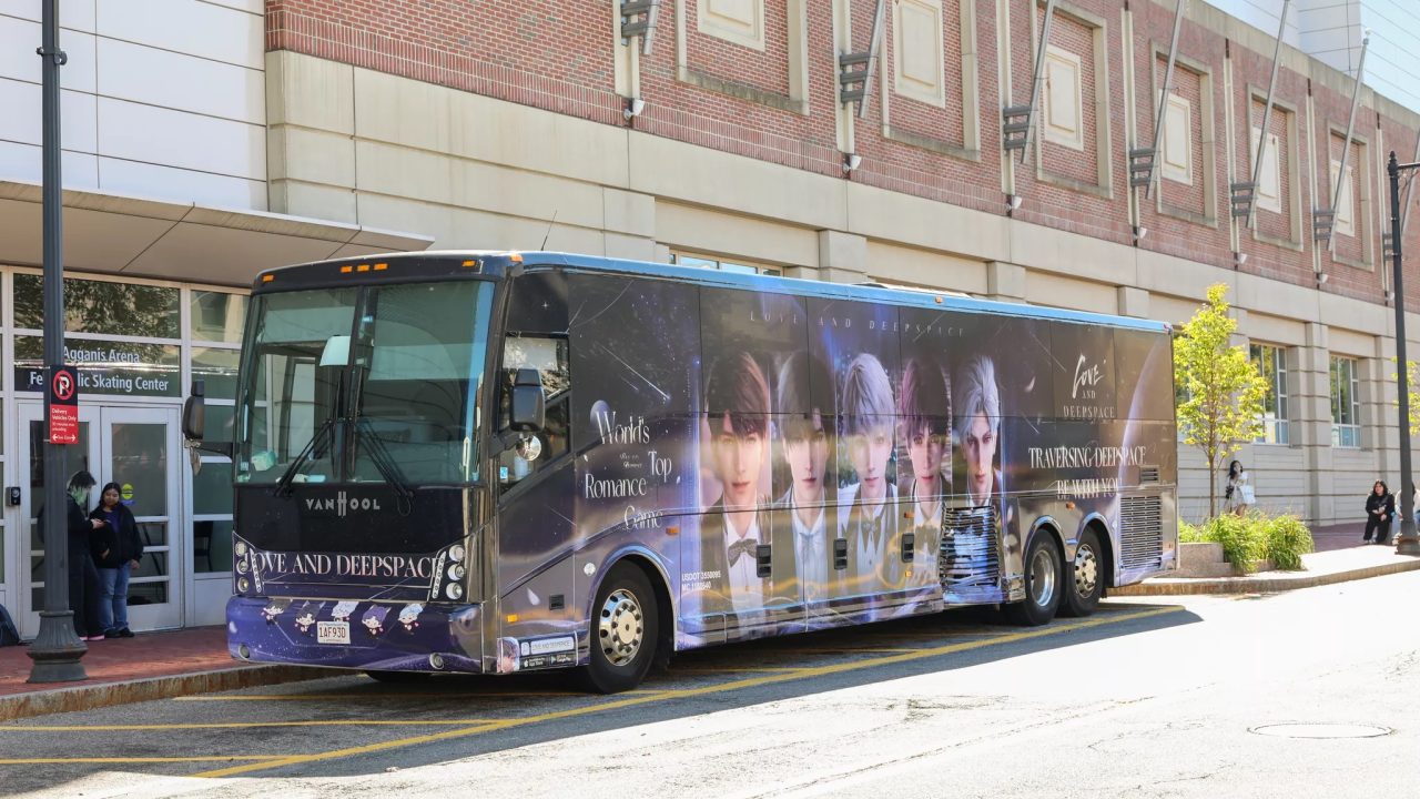 Love-and-Deepspace-Bus-Wrap.jpeg